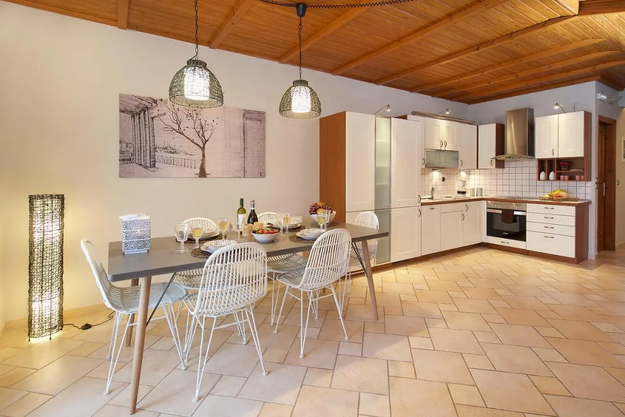 Apartment M House Luxury Suites Lixouri